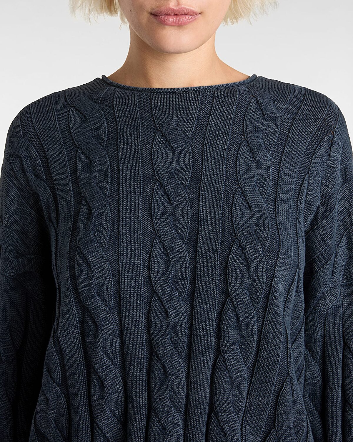 MILA CABLE KNIT CROP KAZAK