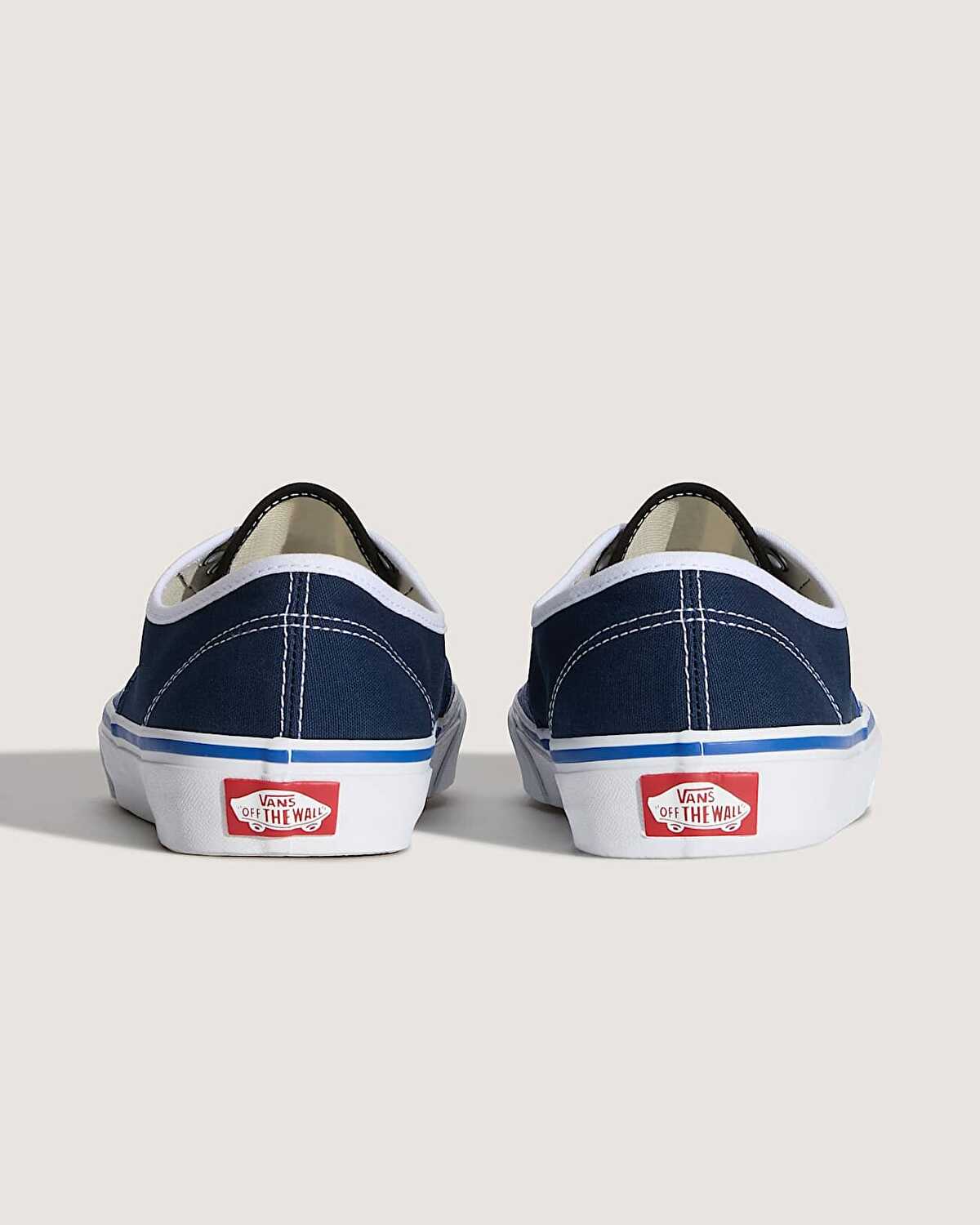 AUTHENTIC AYAKKABI