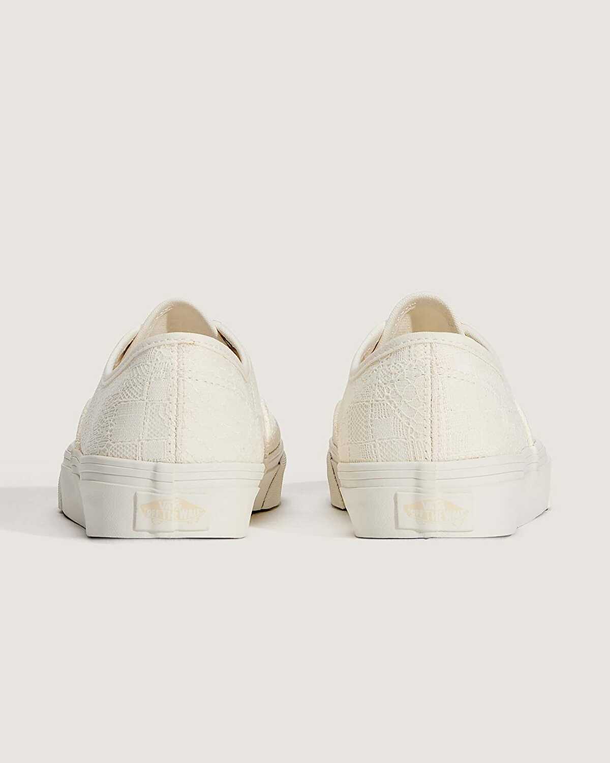 AUTHENTIC AYAKKABI