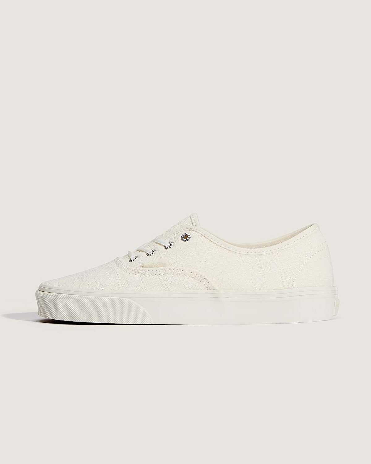 AUTHENTIC AYAKKABI