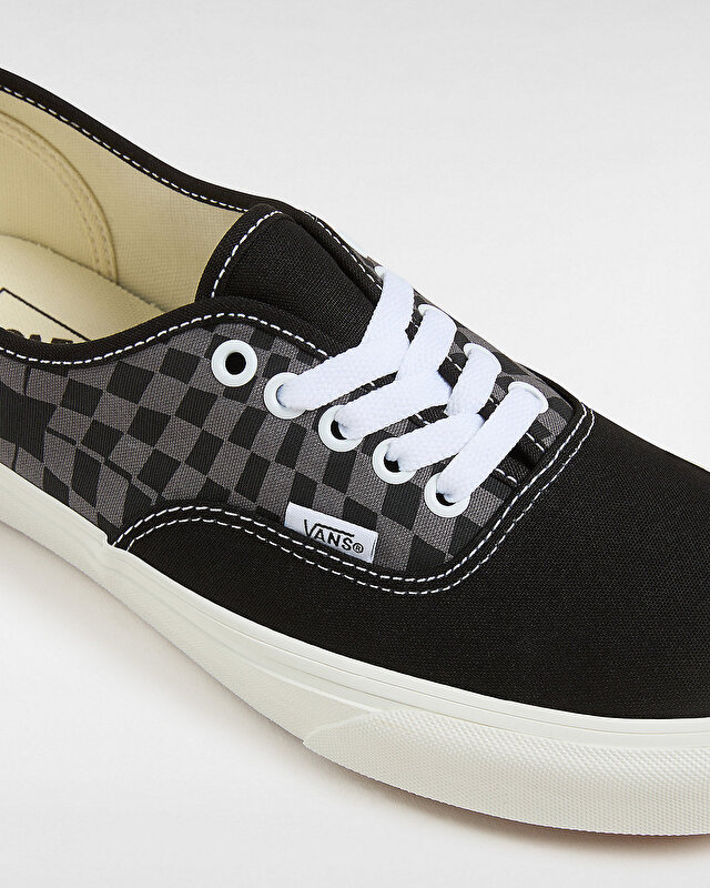 AUTHENTIC AYAKKABI Black