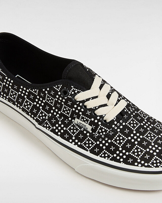AUTHENTIC AYAKKABI Black