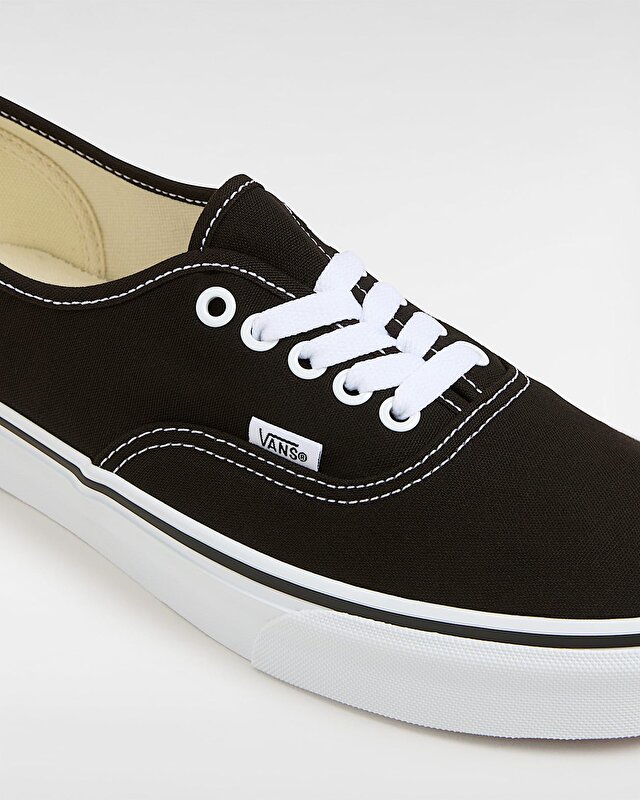 AUTHENTIC AYAKKABI Black