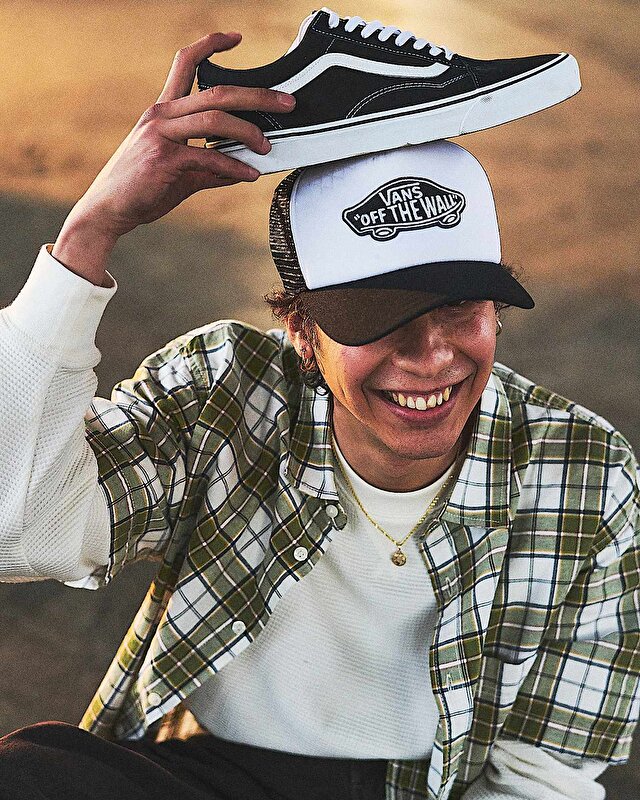 CLASSIC PATCH CURVED BILL TRUCKER ŞAPKA Black/White
