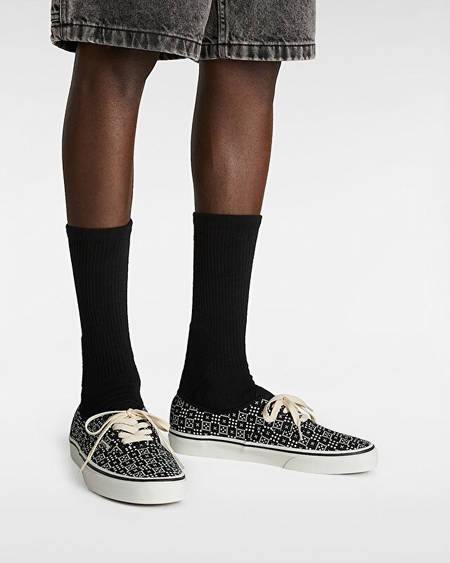 AUTHENTIC AYAKKABI Black