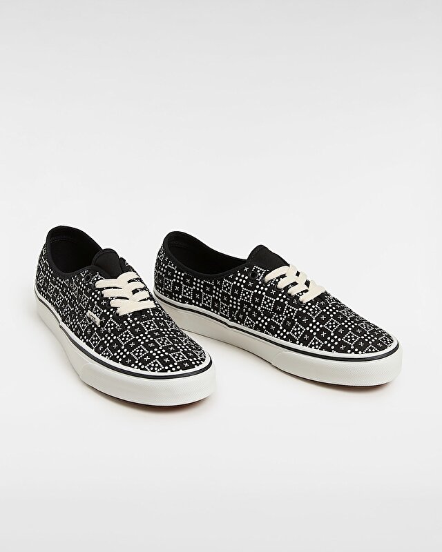 AUTHENTIC AYAKKABI Black