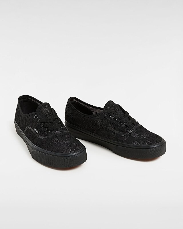 AUTHENTIC AYAKKABI Black