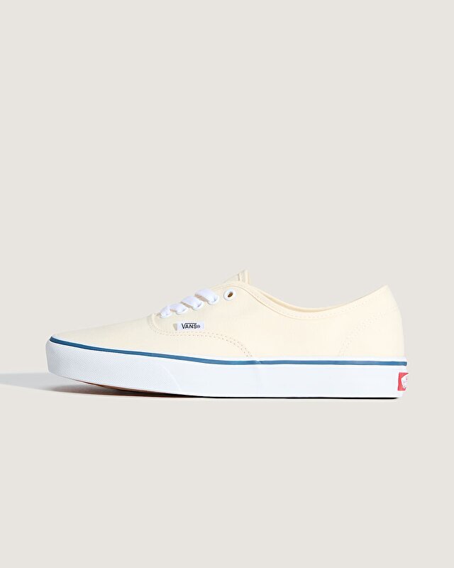 AUTHENTIC AYAKKABI White