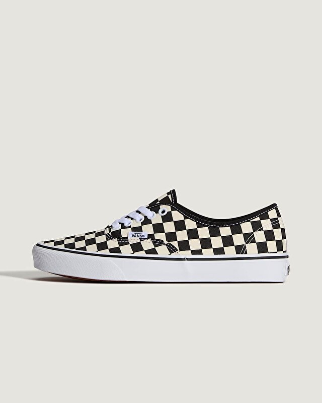 AUTHENTIC AYAKKABI Black/White