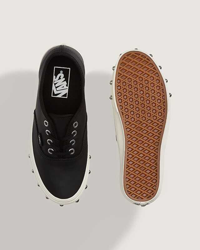 AUTHENTIC AYAKKABI Black