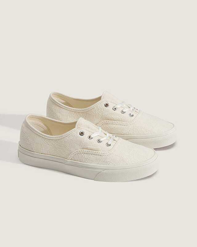AUTHENTIC AYAKKABI White